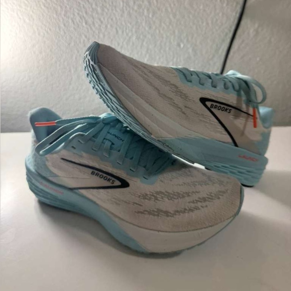 Brooks Women's Launch 11 Athletic Shoes - White and Teal - Picture 2 of 9